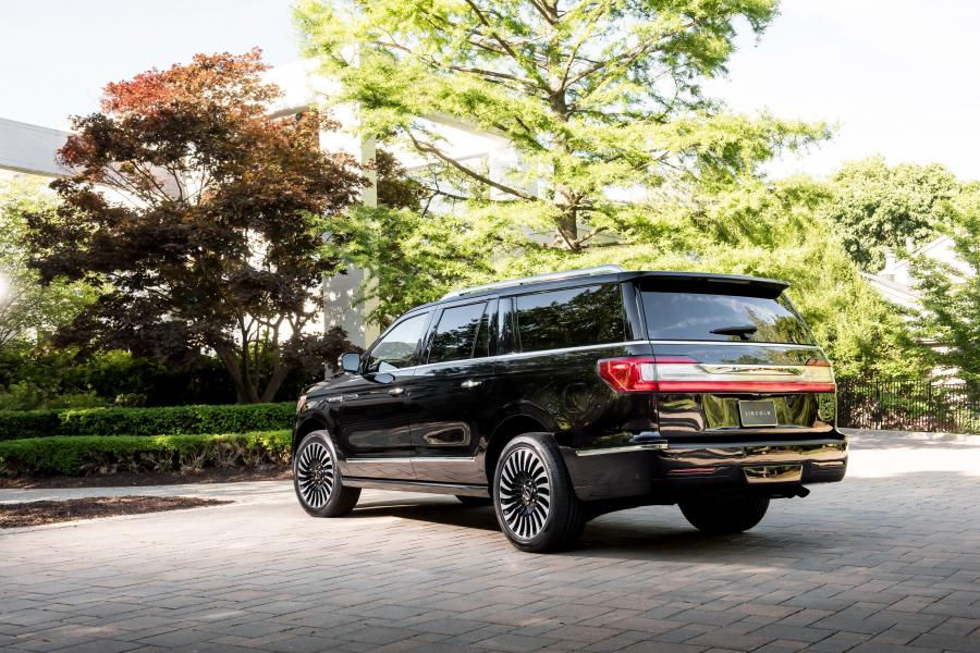  Lincoln Navigator L Black Label 2017 года  (фото 16 из 27)